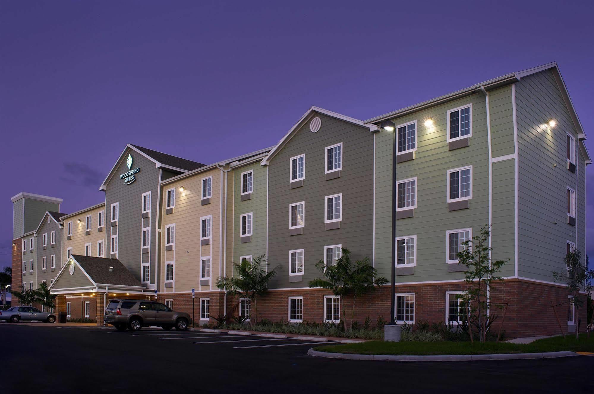 Woodspring Suites Lake Worth Lake Worth Beach Bagian luar foto