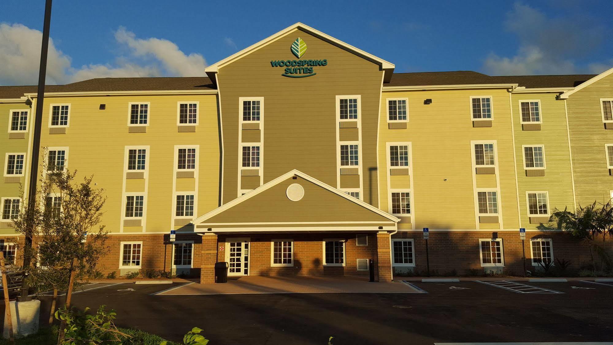 Woodspring Suites Lake Worth Lake Worth Beach Bagian luar foto